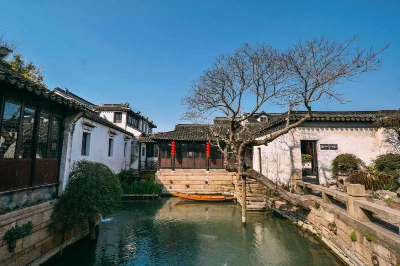 探索世界,与男女朋友谈恋爱必须要在朋友圈公开吗?一起分享智慧